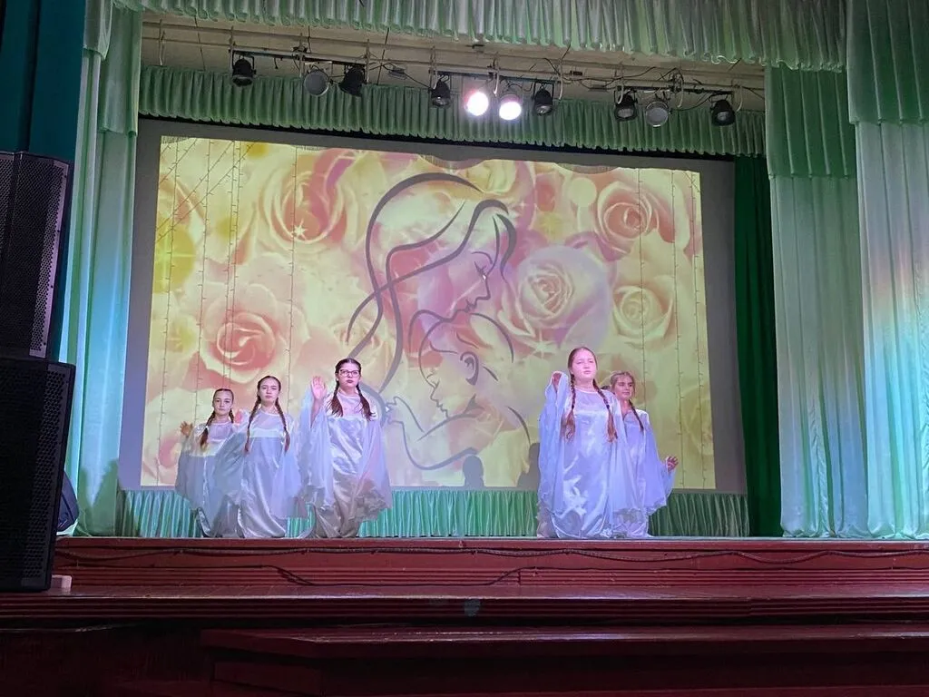 Концерт "Перфоманс для мамы"
