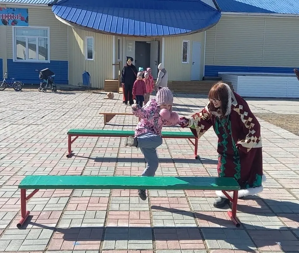 HwVuaKmUP28